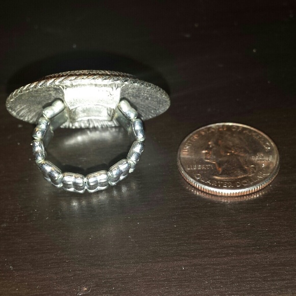 Stone ring - Picture 2 of 2