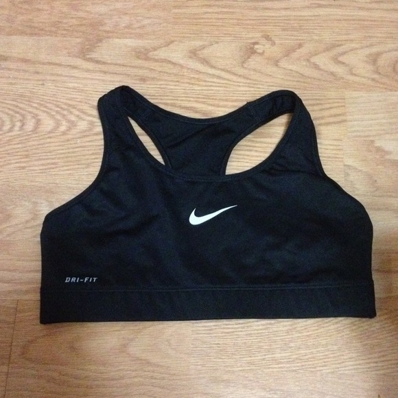 Nike fit sports bra