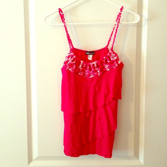 🚫sold in bundle 🚫Hot pink summer tank!