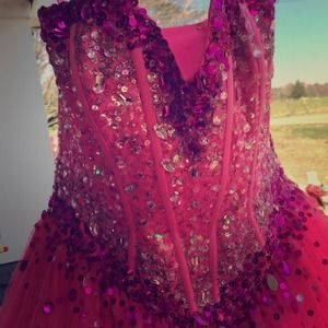 Hotttt pink prom dress ! GORGEOUS!