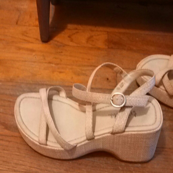 Sandals - Picture 2 of 3