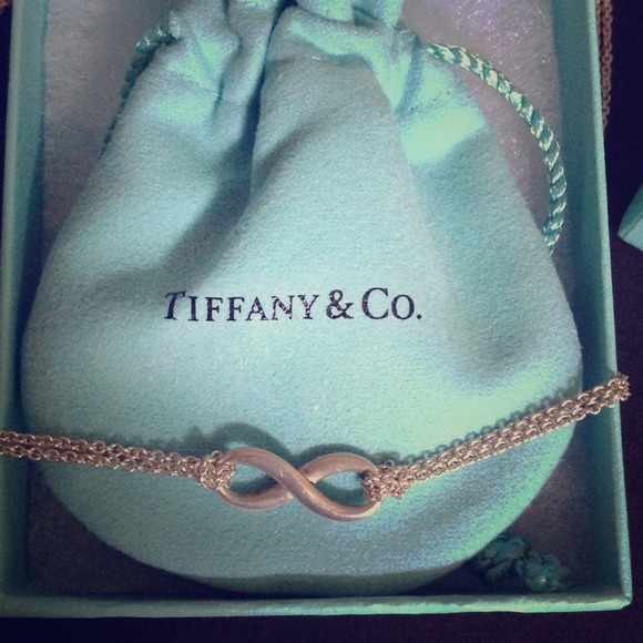 🚫SOLD🚫 Tiffany & Co. Double chain infinity