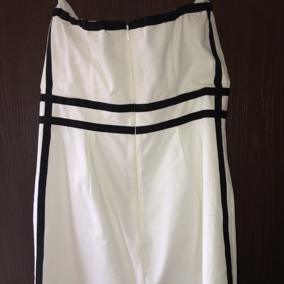 💢sold💢 strapless dress - Picture 2 of 2