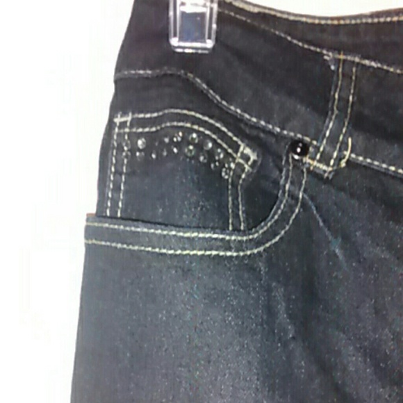 Jeans - Picture 2 of 4