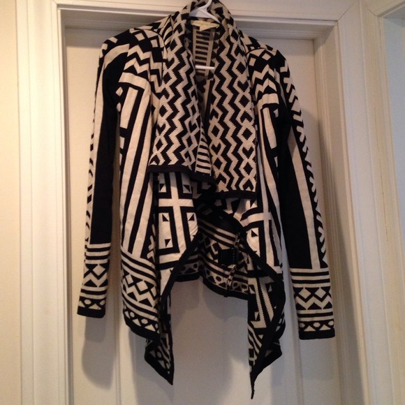 URBAN OUTFITTERS tribal print sweater