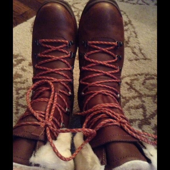 Merrell snow boots size 9