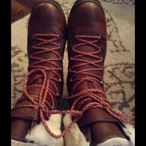 Merrell snow boots size 9