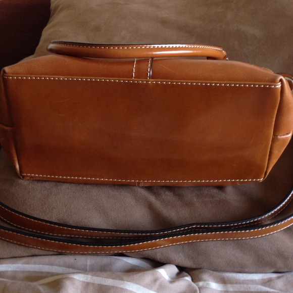 Brown/Caramel Giani Bernini purse - Picture 3 of 4