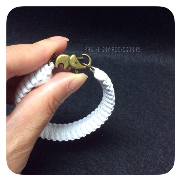 ELEPHANT CLASP bracelet - Picture 2 of 2