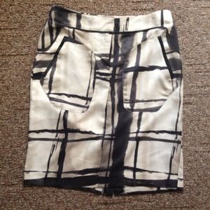 High-waisted Simply Vera black and white skirt.