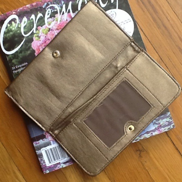 ❌Sold Steve Madden wallet❌ - Picture 3 of 4