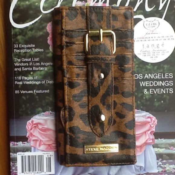 ❌Sold Steve Madden wallet❌ - Picture 4 of 4