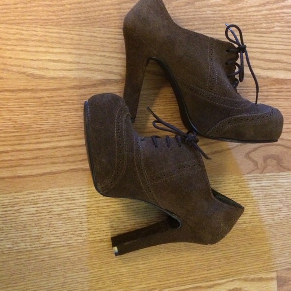 Italian Charolo cow leather heals,