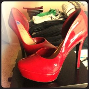 Brand new Classy red Jessica Simpson pumps