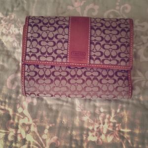 Signature Coach wallet. Reduced Price!
