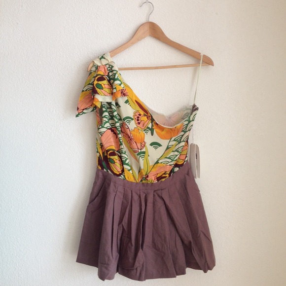 One shoulder floral romper