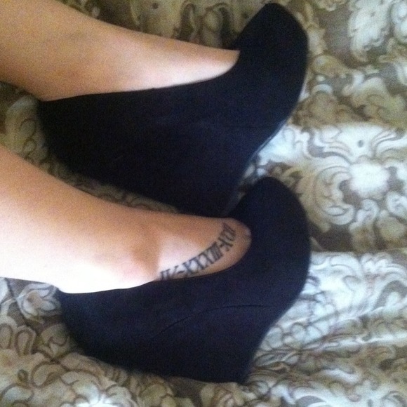 Black wedges - Picture 2 of 2