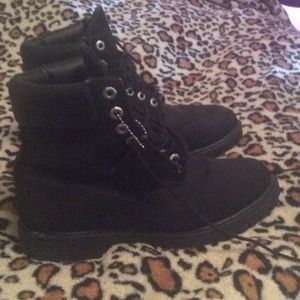 Authentic timberlands