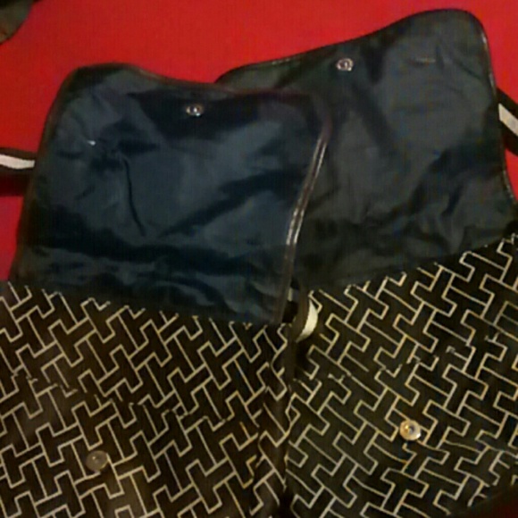 Purses - Picture 4 of 4