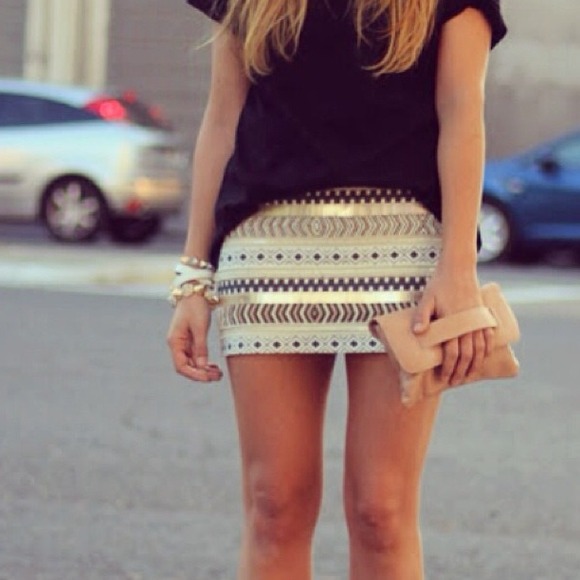 NWT Studded pattern skirt
