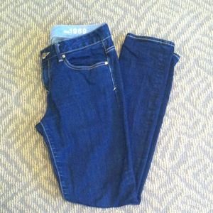 Gap 8R dark wash skinny jeans