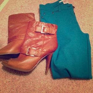 Gorgeous brown bootie , perfect for any weather