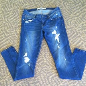 Abercrombie and fitch 8L distressed skinny jeans