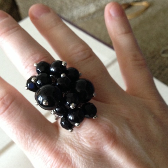 Black beads sliver coil ring