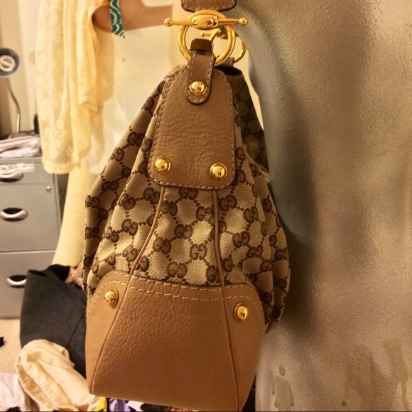 💯% Authentic Gucci hobo - Picture 2 of 4