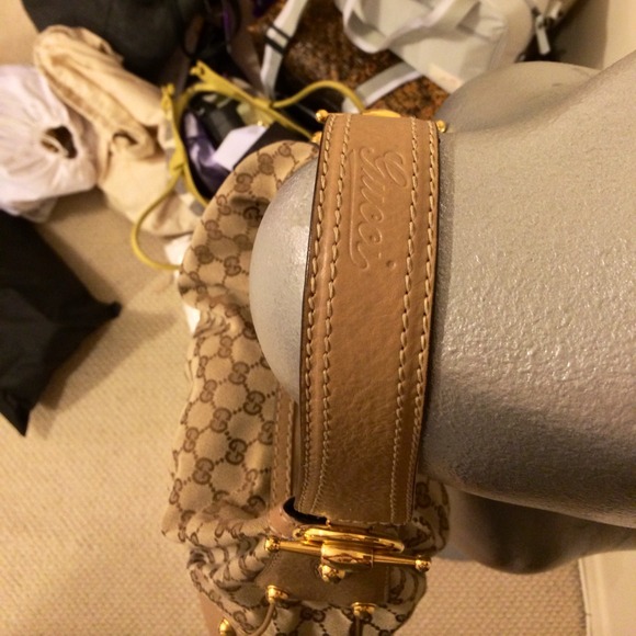 💯% Authentic Gucci hobo - Picture 3 of 4