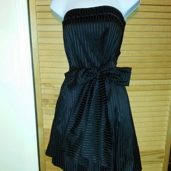 Dresses & Skirts - Pinstripe halter dress