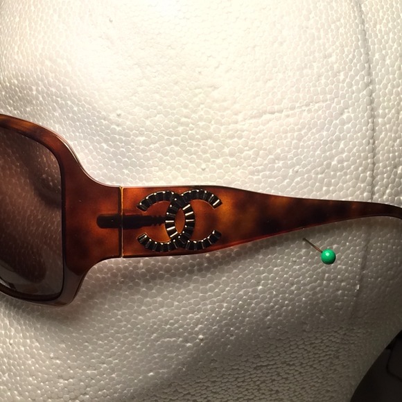💯% Authentic Chanel sunnies