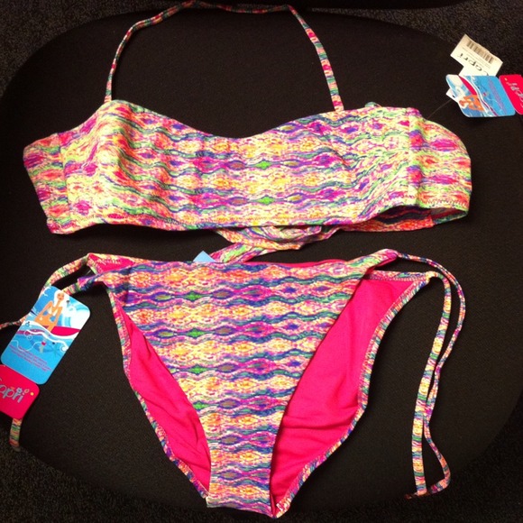 🌺HP🌺Tribal print halter bikini(SOLD) - Picture 2 of 2