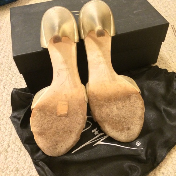 💯% Authentic Giuseppe Zanotti d'orsay sandals - Picture 3 of 4
