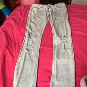 *SOLD* Distressed jeans