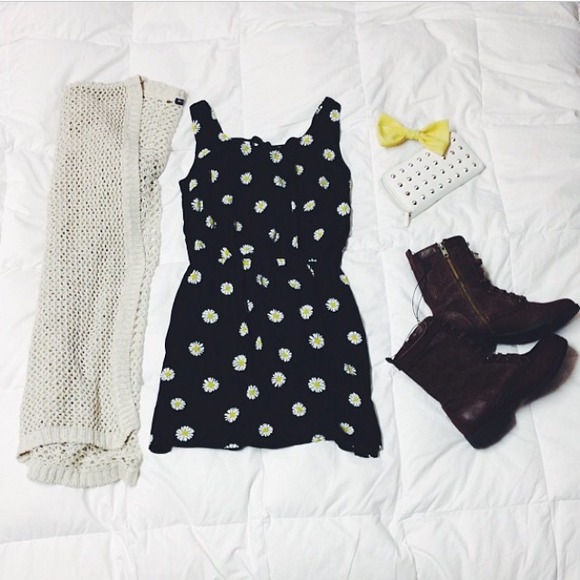 Brandy Melville daisy dress - Picture 2 of 3