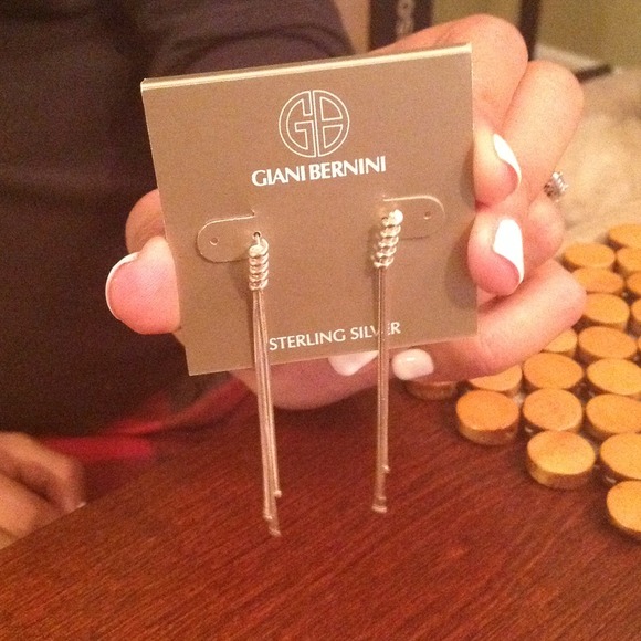 Sterling Silver dangle earrings - Picture 2 of 3