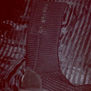 ⭐️⭐️REDUCED!!⭐️⭐️UGG Classic cardys