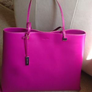 🎉Host Pick 🎉12/21/2014 Ivanka Trump Tote Fuschia
