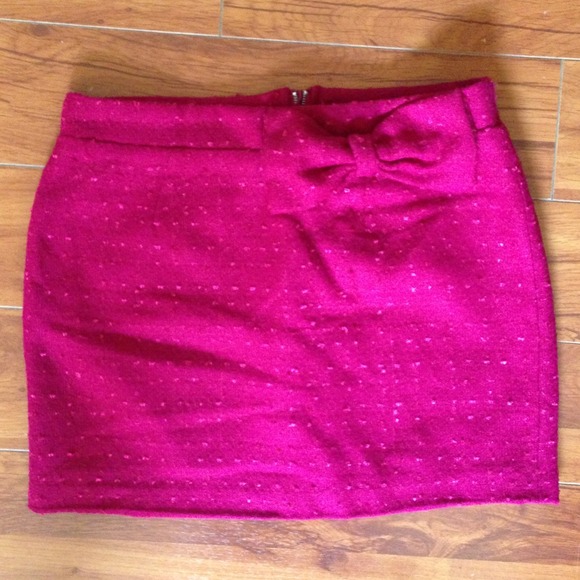 Magenta skirt with bow