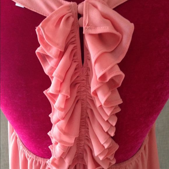 ⤵️{Gorgeous Ruffly Blouse} - Picture 3 of 3