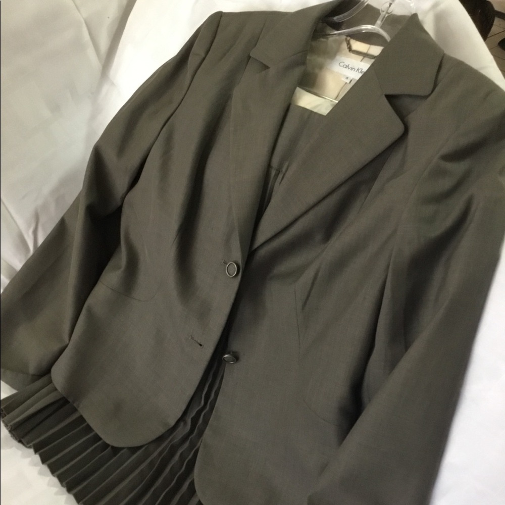 CALVIN KLEIN SKIRT SET