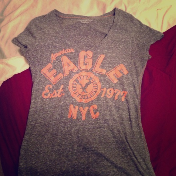 American Eagle Graphic Tee