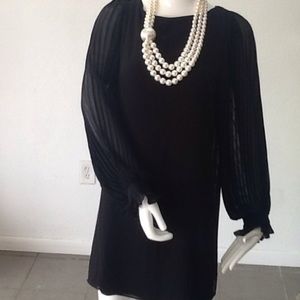 🚫🚫 SOLD 🚫🚫 ANALILI FIONA WOMEN'S SLEEVE DRESS