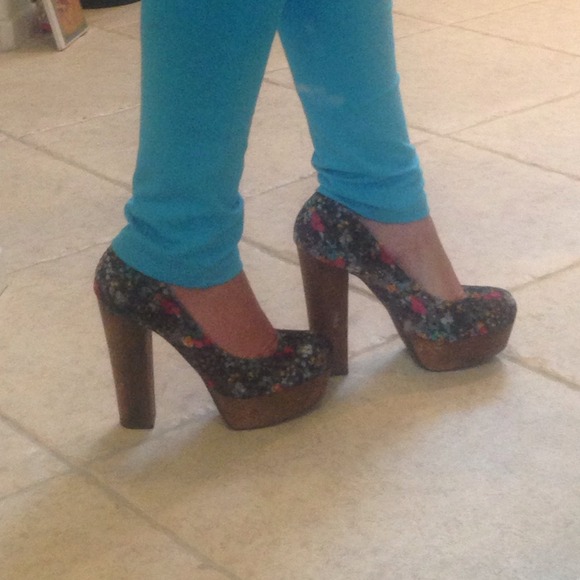 🌸Steve Madden heals 🎀 - Picture 3 of 4