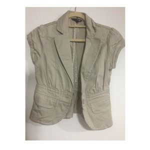 Short sleeve blazer