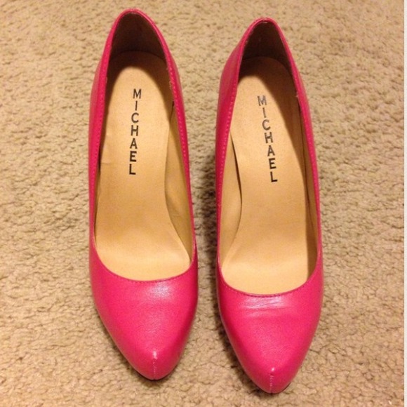 🎀PINK PUMPS🎀