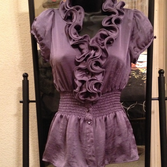 💢SOLD 💢💕 beautiful lavender top💕 - Picture 4 of 4