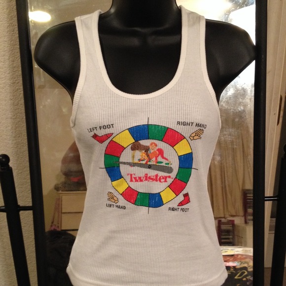 🔴SOLD🔴 🎀Twister Tee-shirt🎀 - Picture 3 of 4