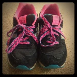 New Balance shoes （limit）